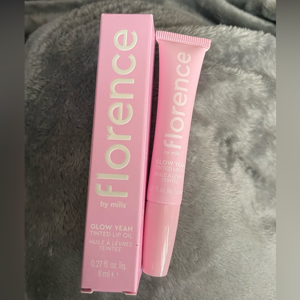 Florence glow yeah tinted lip oil new!